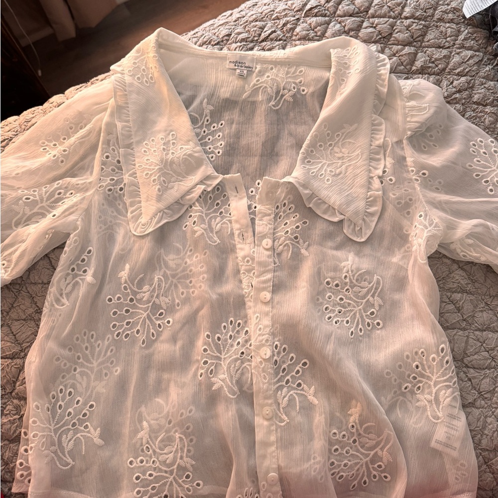 Elegant White Embroidered Blouse